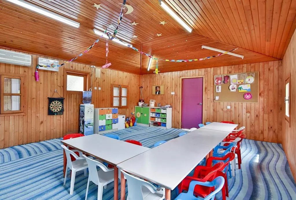 409467throne seagate_antalya_shabavizparvaz_12.jpg